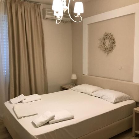 Leonidas Studio Apartments Mola Kaliva Exterior foto