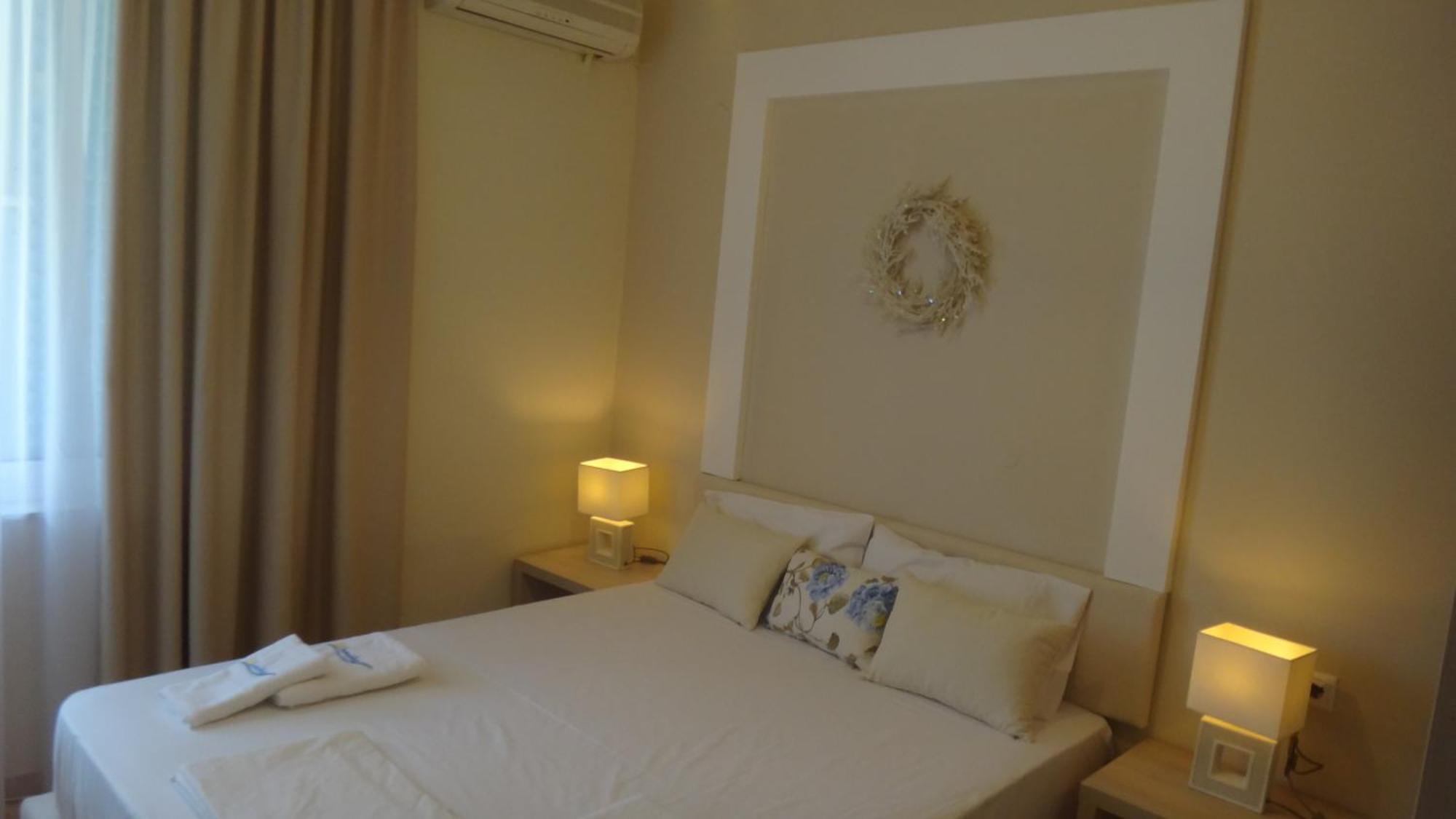 Leonidas Studio Apartments Mola Kaliva Exterior foto